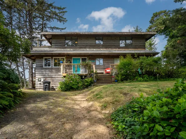 47470 Hawk St, Neskowin, OR 97149
