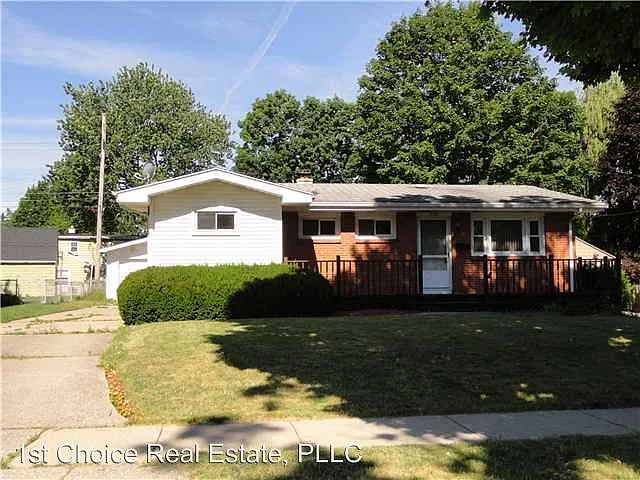 2104 Rossiter Pl photo 1