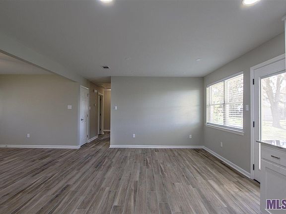 4th image of 2209 Connie Dr