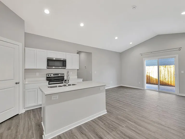 13432 W Haskell Ct — Photo 6