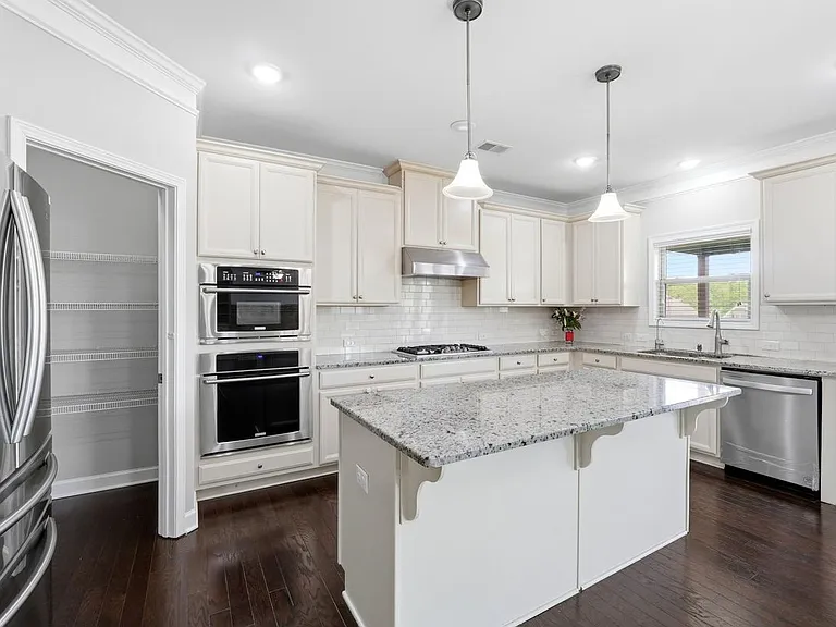 304 Cochin Dr — Photo 10