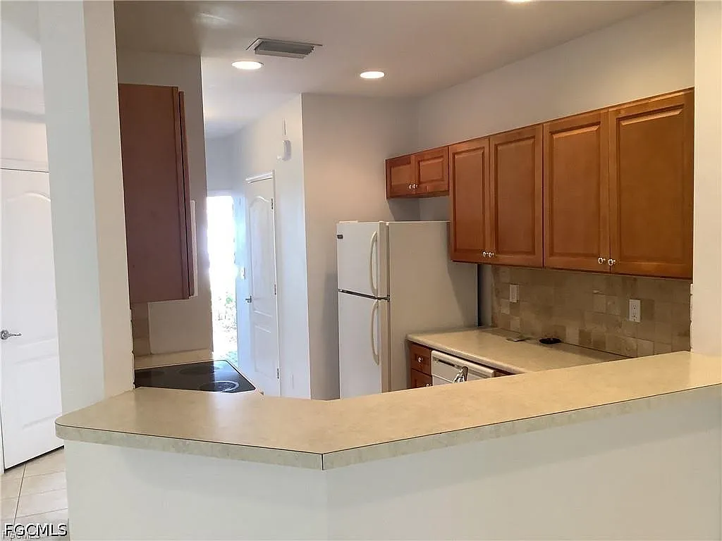 2 bed, 2.5 bath, 1143 sqft, $1,500 — Photo 2