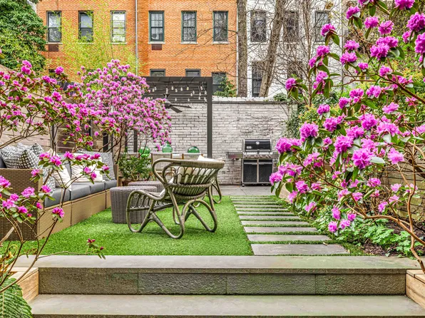 475 West 22nd Street 1 image 1 of 13