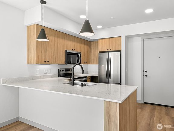 4th image of 820 N State Street #520
