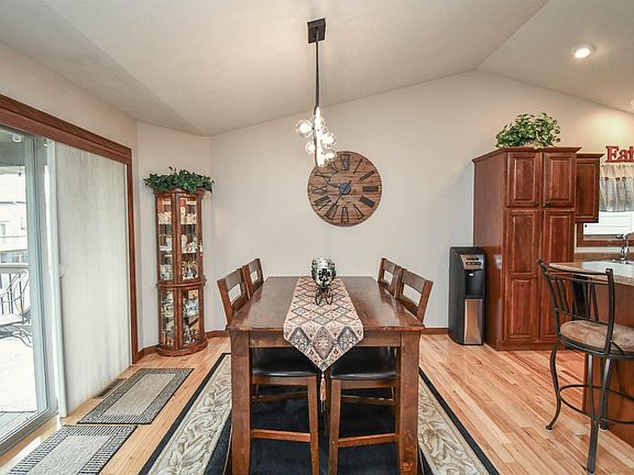 3rd image of 4108 W 90th St