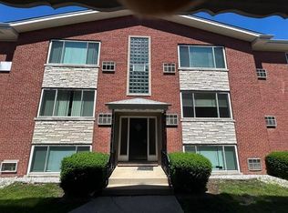 6788 N Sauganash Ave #1A, Chicago, IL 60646