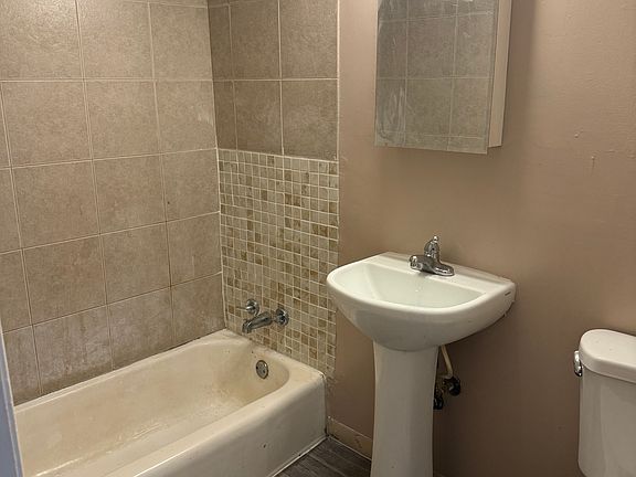 2nd image of 2003 Broadway St #2S