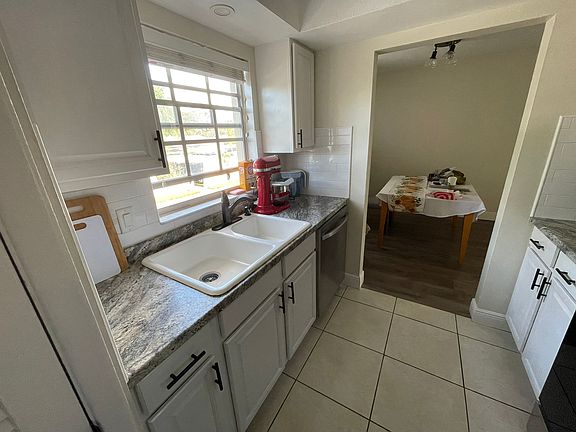 5th image of 1320 Moreland Dr Unit 26