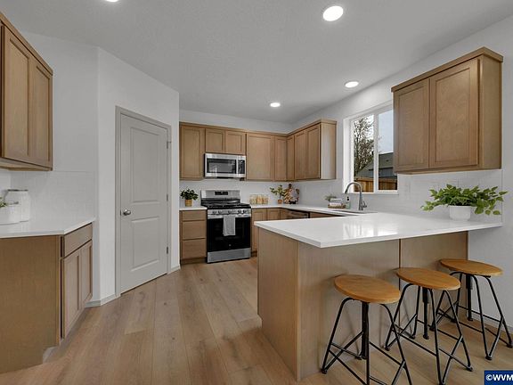 4th image of 3201 S 13th St