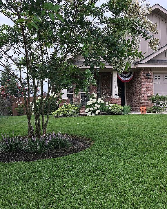 1st image of 10537 Roundhill Dr