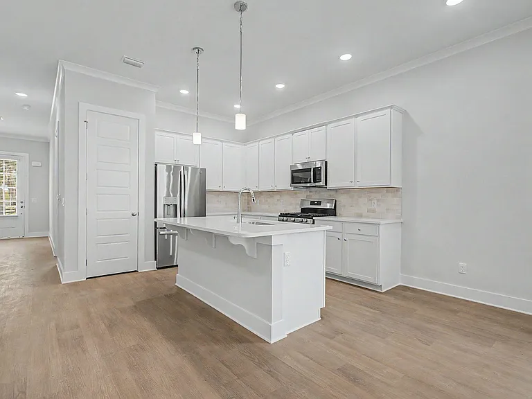 4065 Four Oaks Blvd — Photo 23