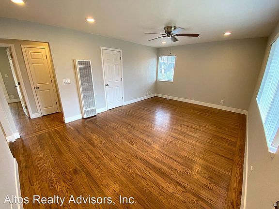 3rd image of 2525 Parkland Ct