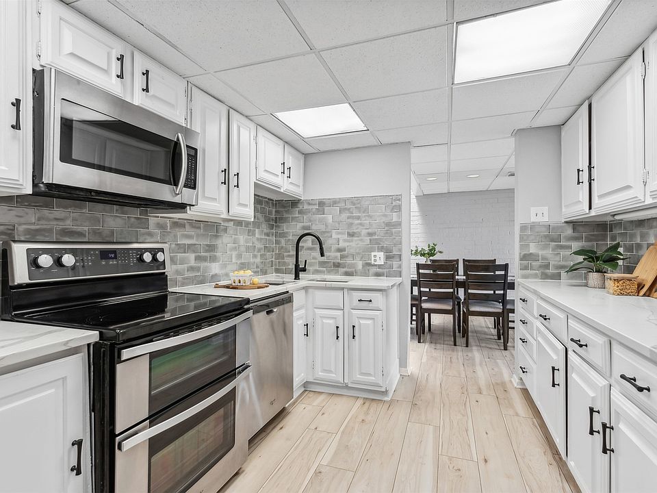 1st image of 3133 Golden Oak
