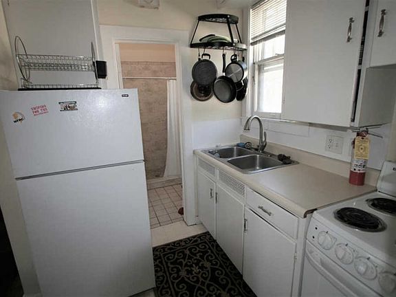 5th image of 1001 Oakland Ave