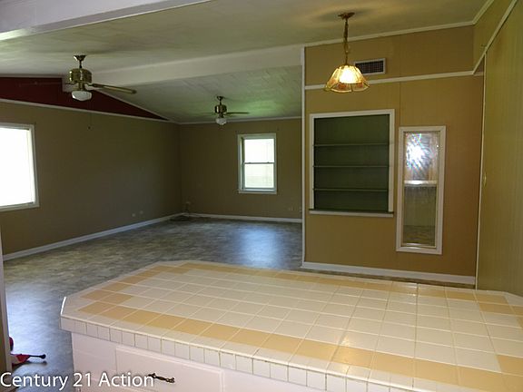 5th image of 209 Peccos St.