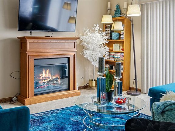 5th image of 475 Shenstone Rd APT 304