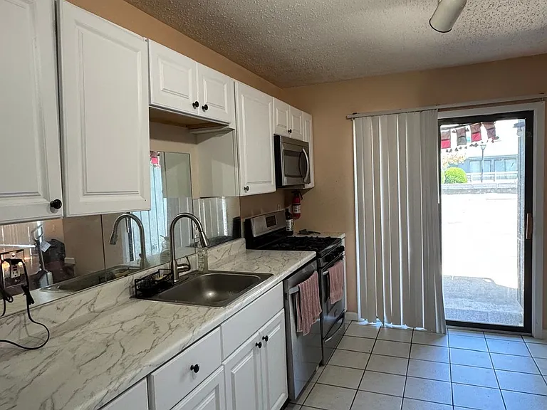 148 Linda Ln — Photo 6