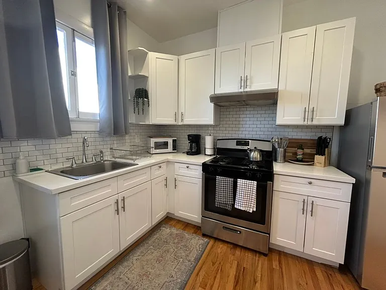 1672 S Harvard Blvd — Photo 25