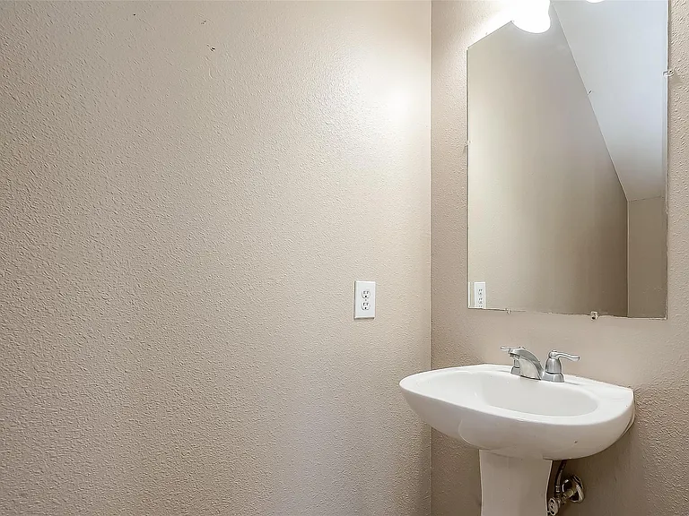 2118 Long Trail Path Ct — Photo 7