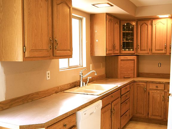 4th image of 10415 NE 145th St