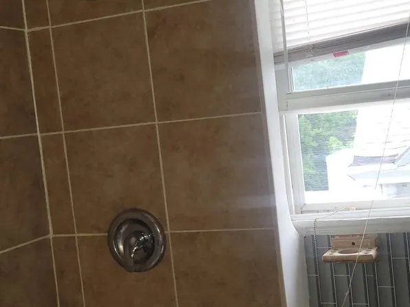 261 S 8th St #1, Newark, NJ 07103