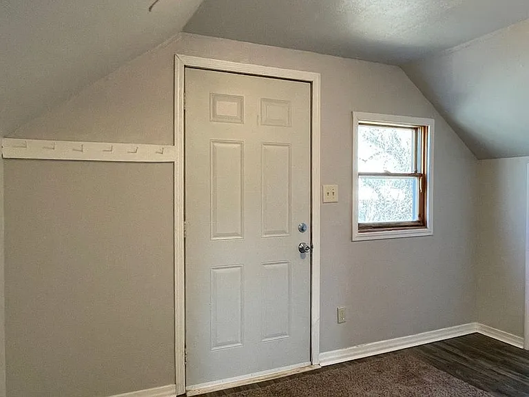 405 E Watertown St — Photo 3