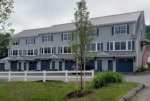 14 Pine St Photo 1
