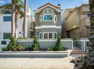 210 8th St, Huntington Beach, CA 92648