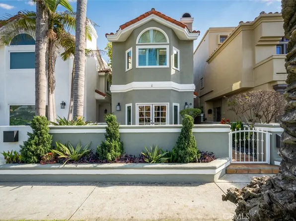 210 8th St, Huntington Beach, CA 92648