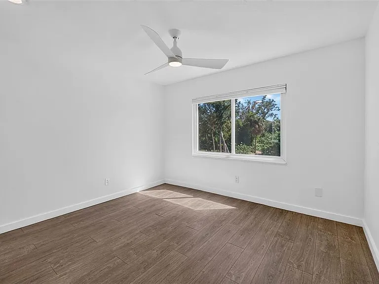 1300 Pleasant Way S — Photo 28