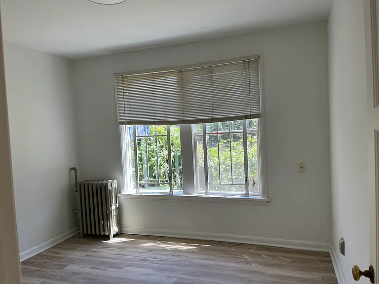 4710 22nd Ave NE #4 — Photo 5