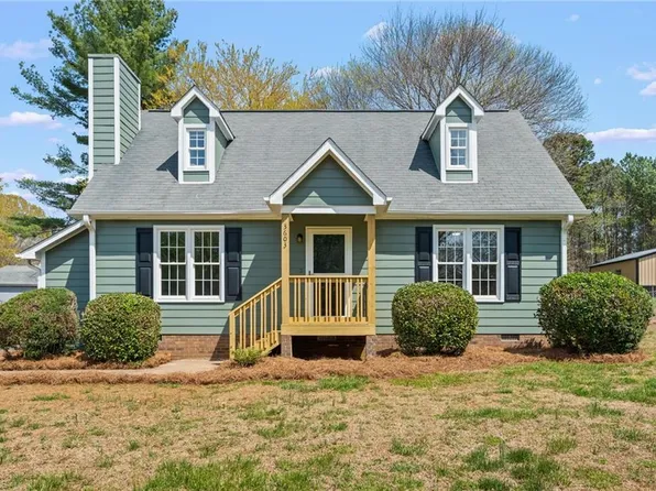 3603 Greenmeadow Ct, Tobaccoville, NC 27050