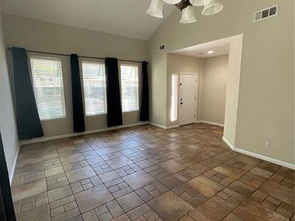 5th image of 7160 Picton Ave
