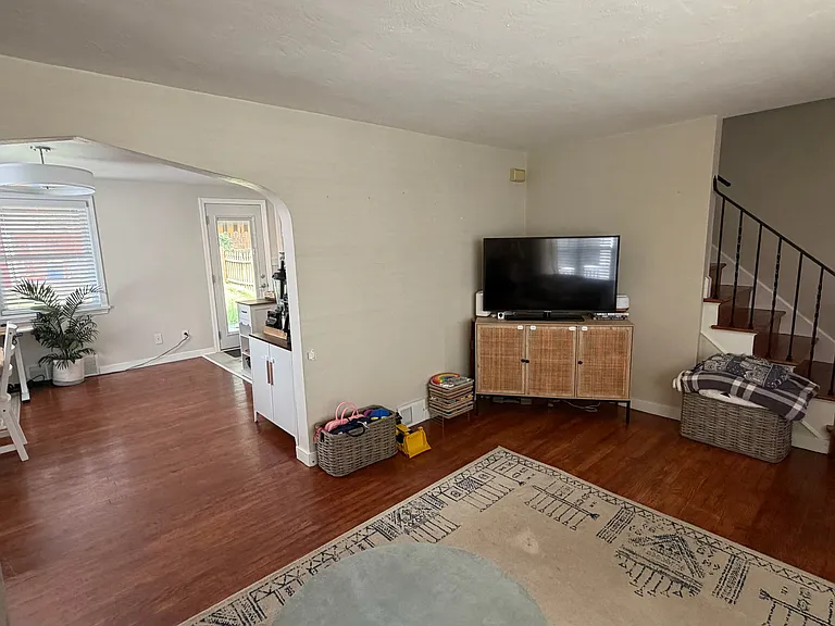 526 Bellaire Ave — Photo 9