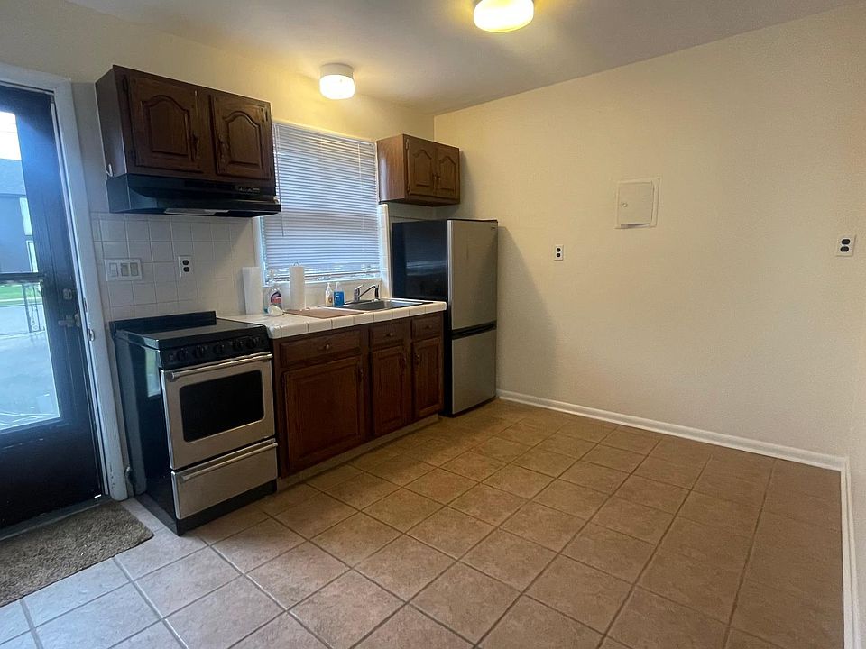 1st image of 3301 Ampere Ave #1