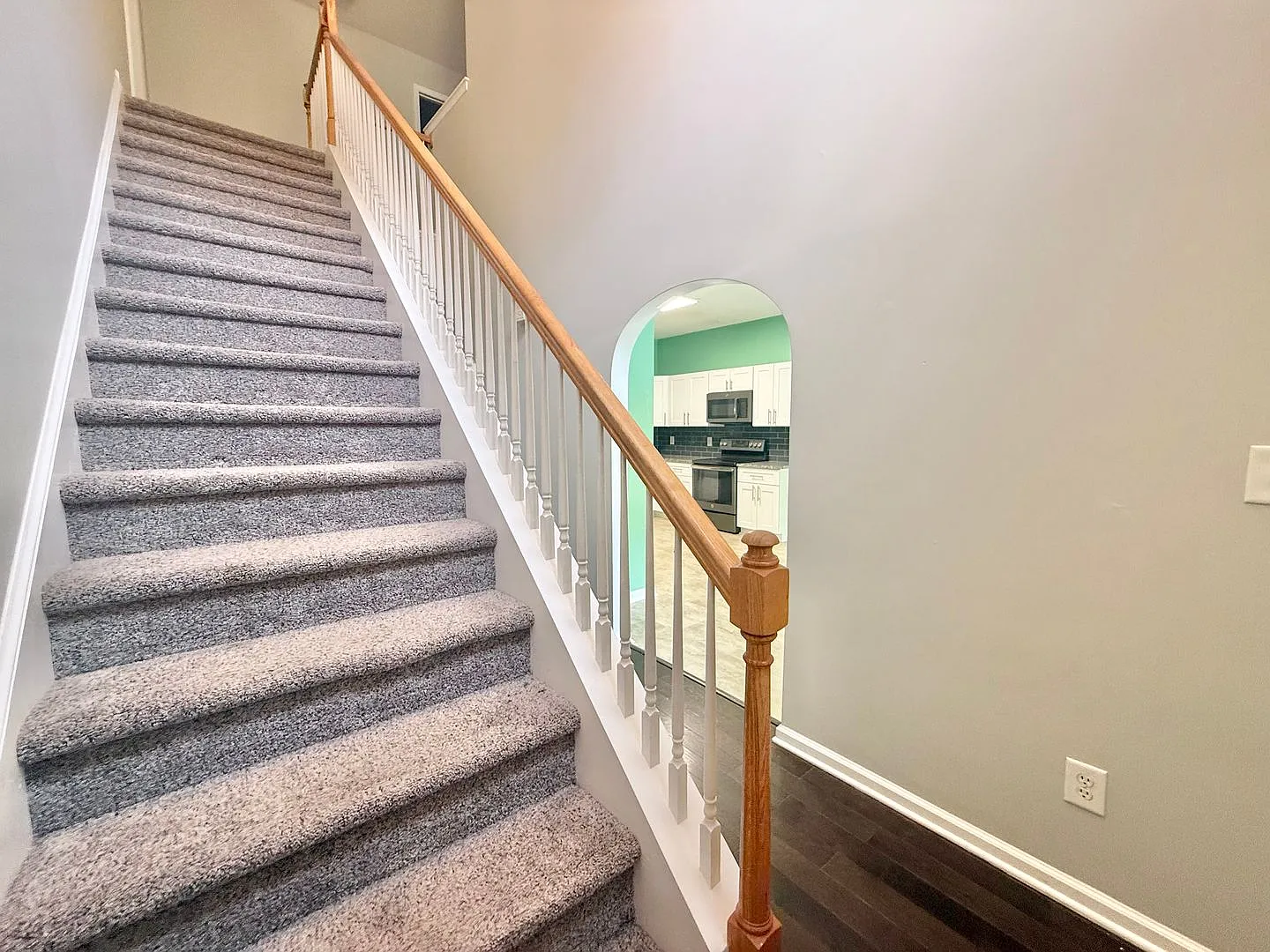 **Offering Refundable Application Fees & $150 Move In Promotion** Newly Remodeled 4bd, 2.5ba Rale... — Photo 3