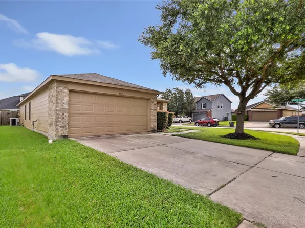 9415 Shaded Pines Dr, Humble, TX 77396
