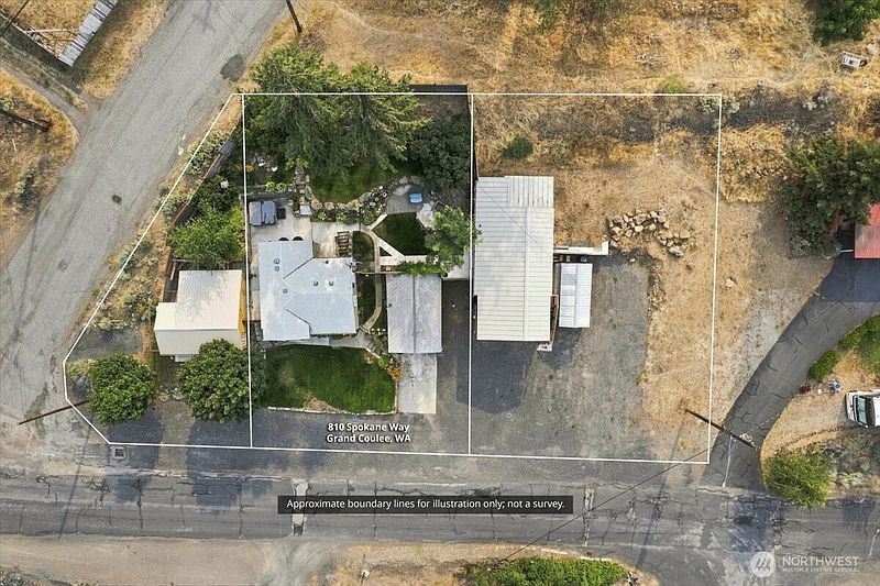 2nd image of 810 Spokane Way