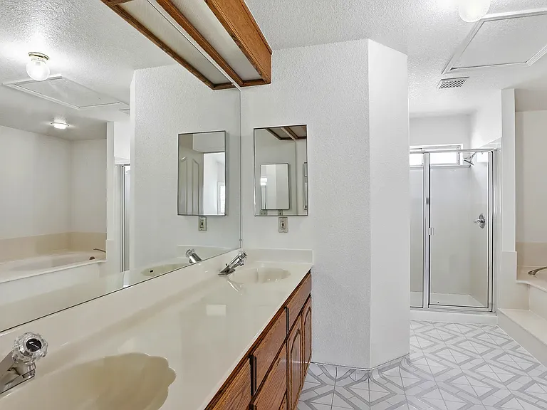 559 Cherry Way — Photo 6
