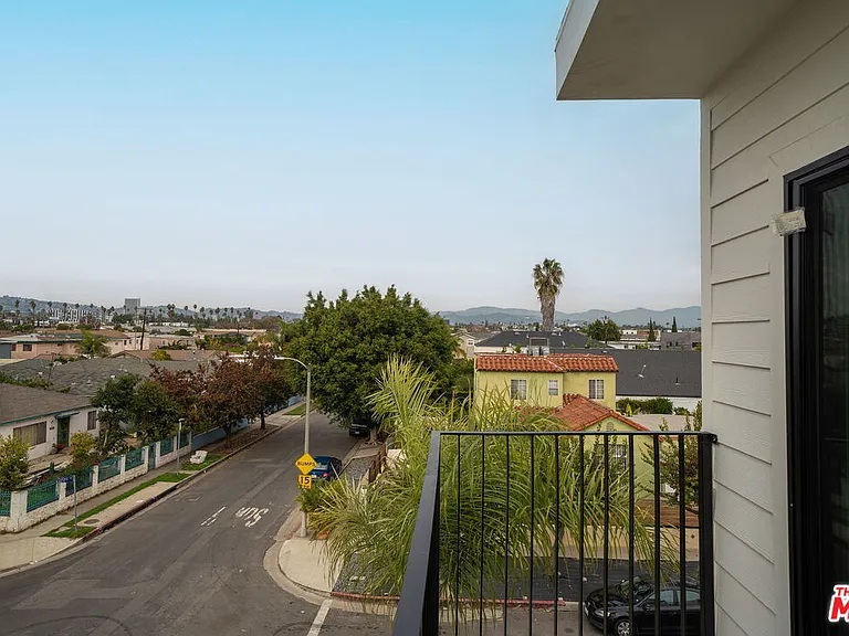 1802 1/2 S Highland Ave — Photo 11