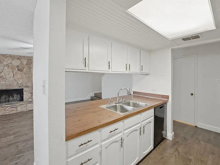 422 W Pecan Ave #C — Photo 5