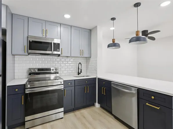 3232 Lake Pine Way E APT A2, Tarpon Springs, FL 34688