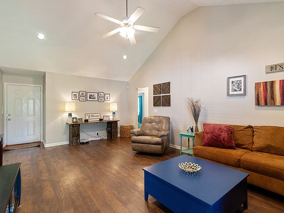 4th image of 3001 Meadowhill Dr