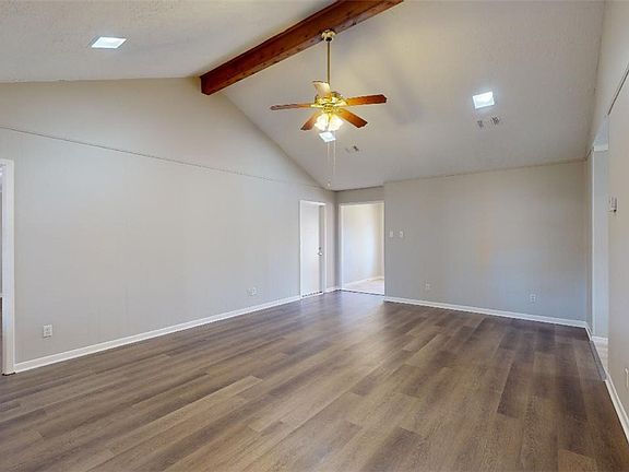2nd image of 3904 Windwood Cir