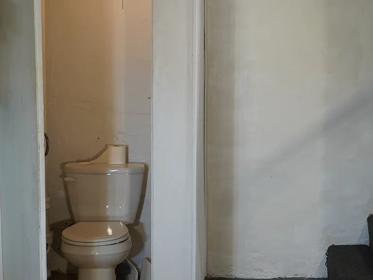 205 E Burke Ave — Photo 14