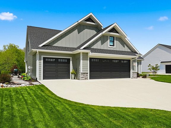 3rd image of 1816 Golfview Dr
