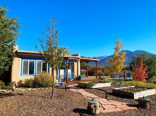 3 Short Rd, El Prado, NM 87529