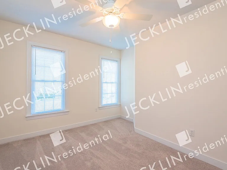 10653 Anna Marie Dr — Photo 34