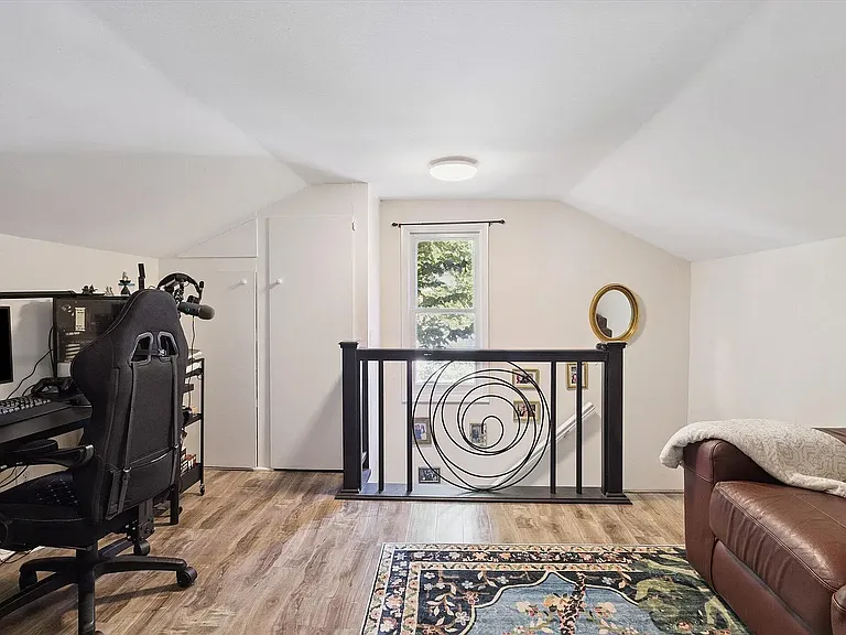 142 Langdon Ave NE #2 — Photo 6