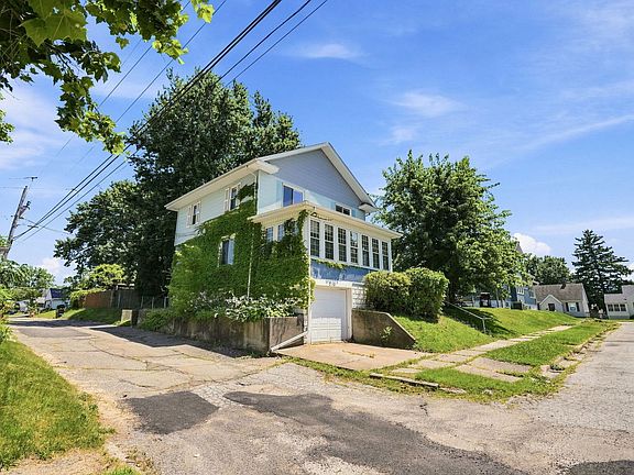 2nd image of 2111 Mississippi Ave